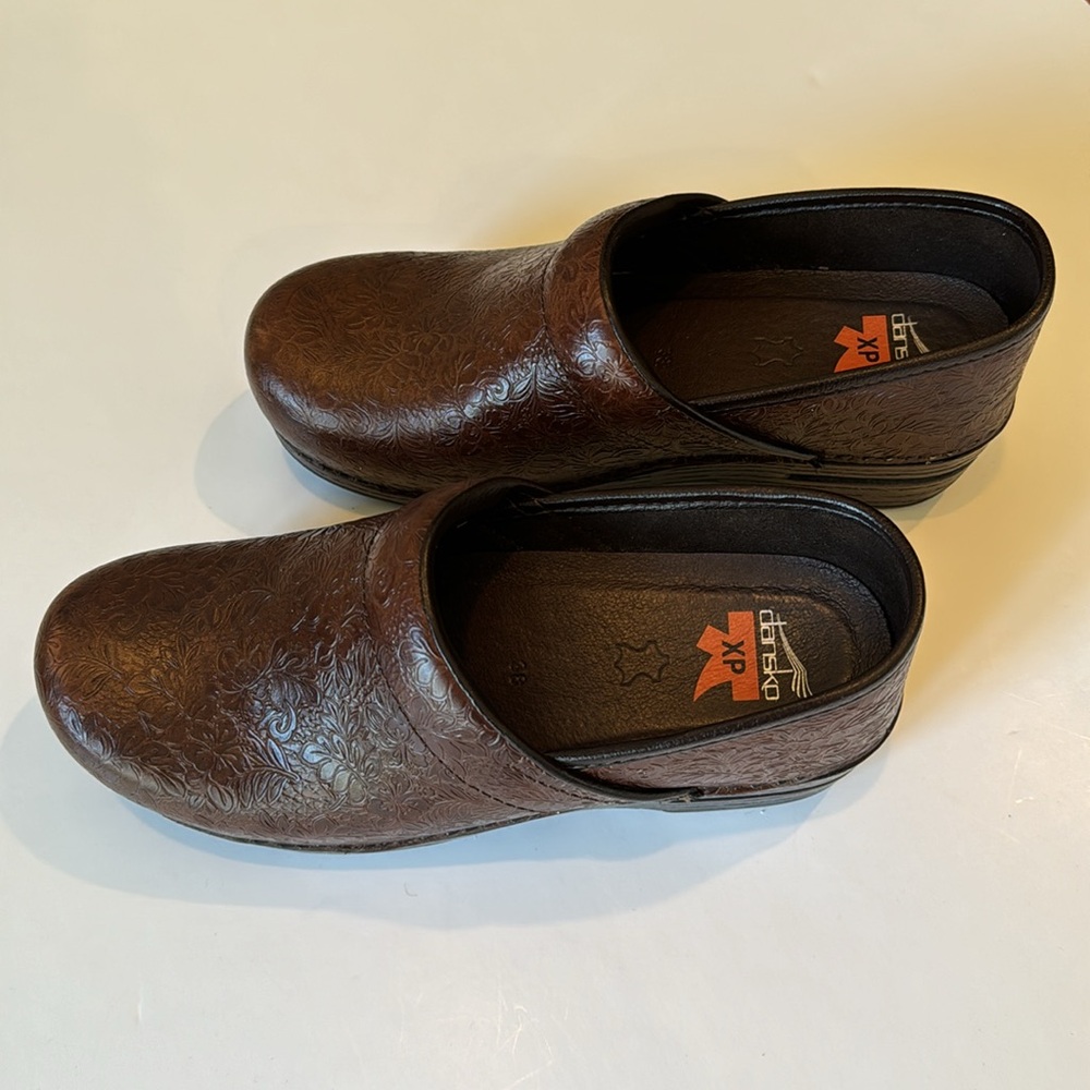 NEW Dansko  XP Leather Clogs With Tags Size 38